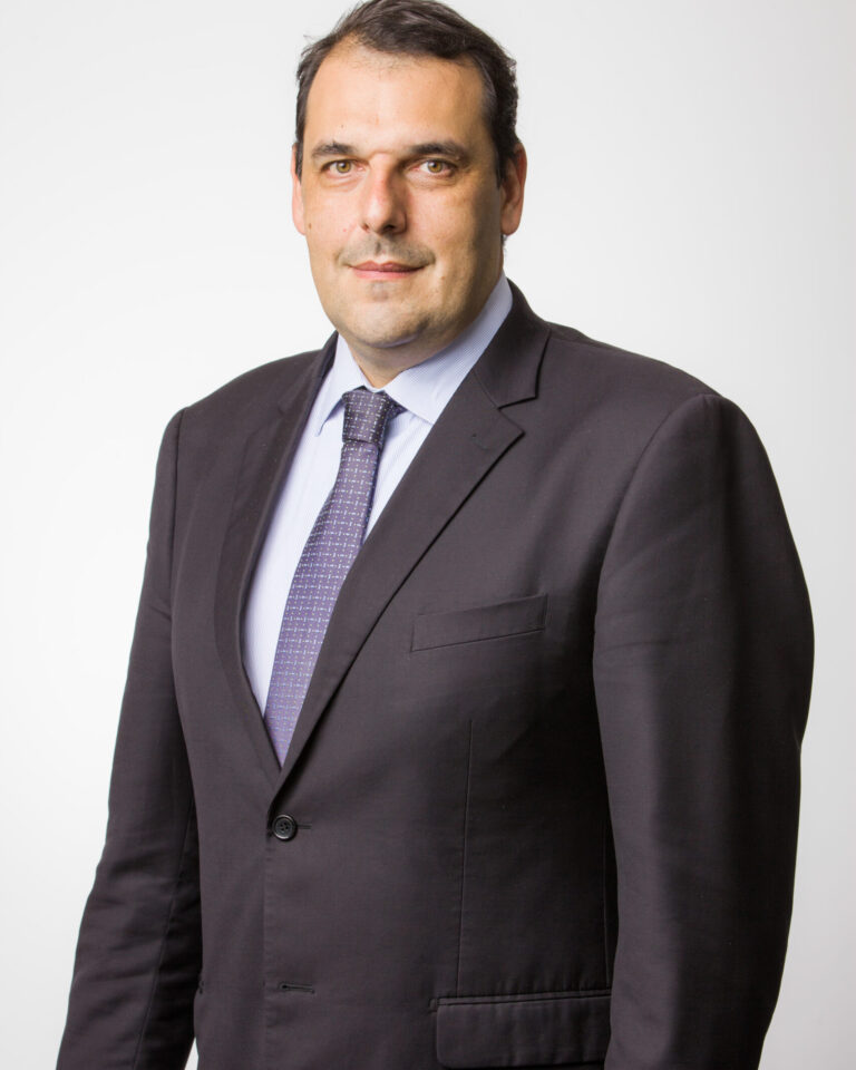 Retratos de professores e colaboradores.
